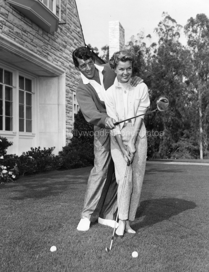 Dean Martin and wife Jeannie Beverly Hills 1955.jpg